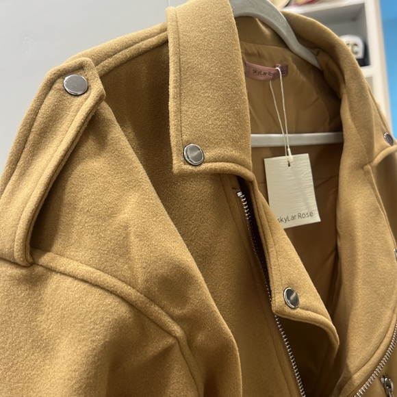 Brand new brown jacket. - Picture 4 of 4